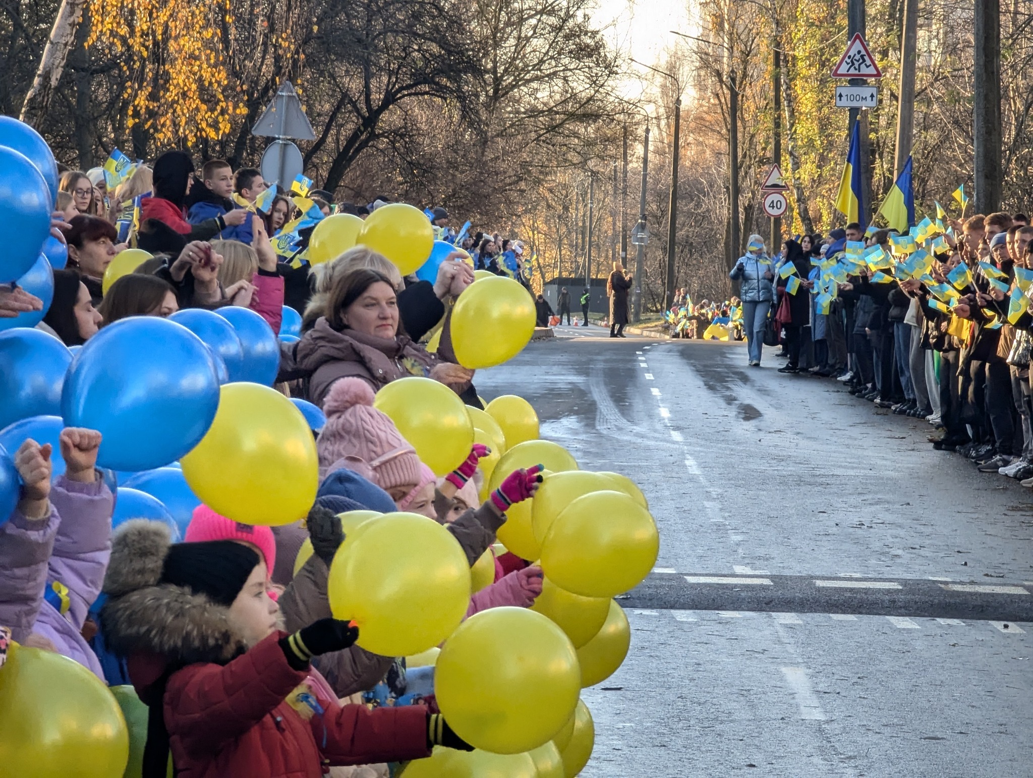 1000 житомирян утворили ланцюг єдності