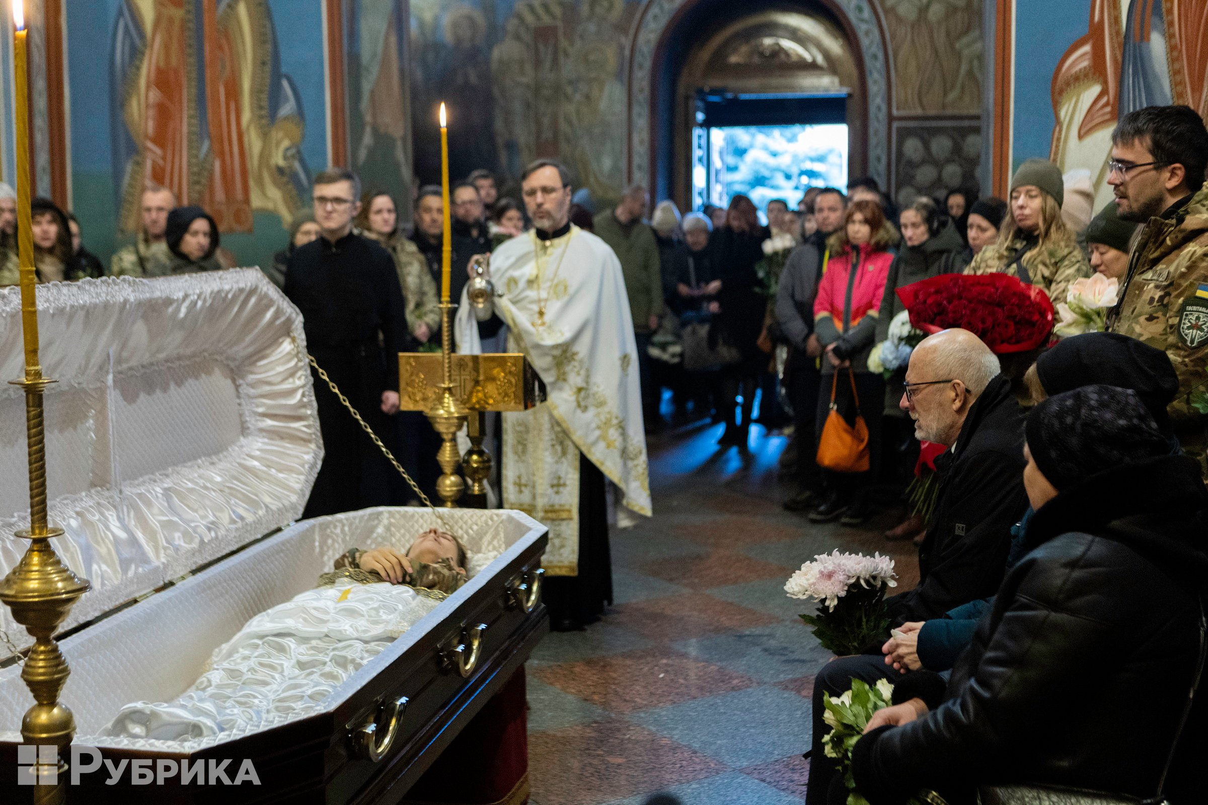 У Києві попрощалися з відважною парамедикинею