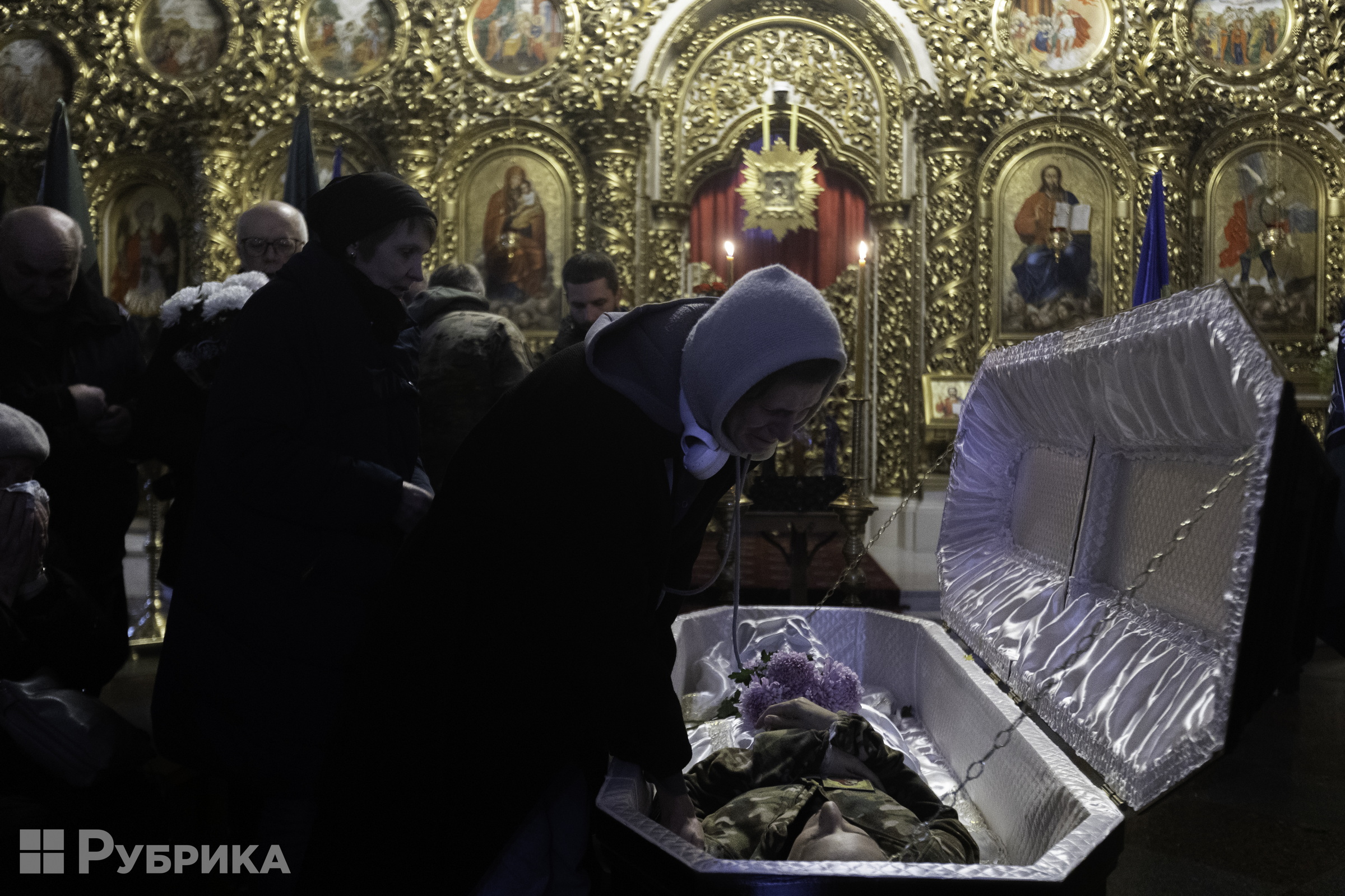 У Києві попрощалися з відважною парамедикинею