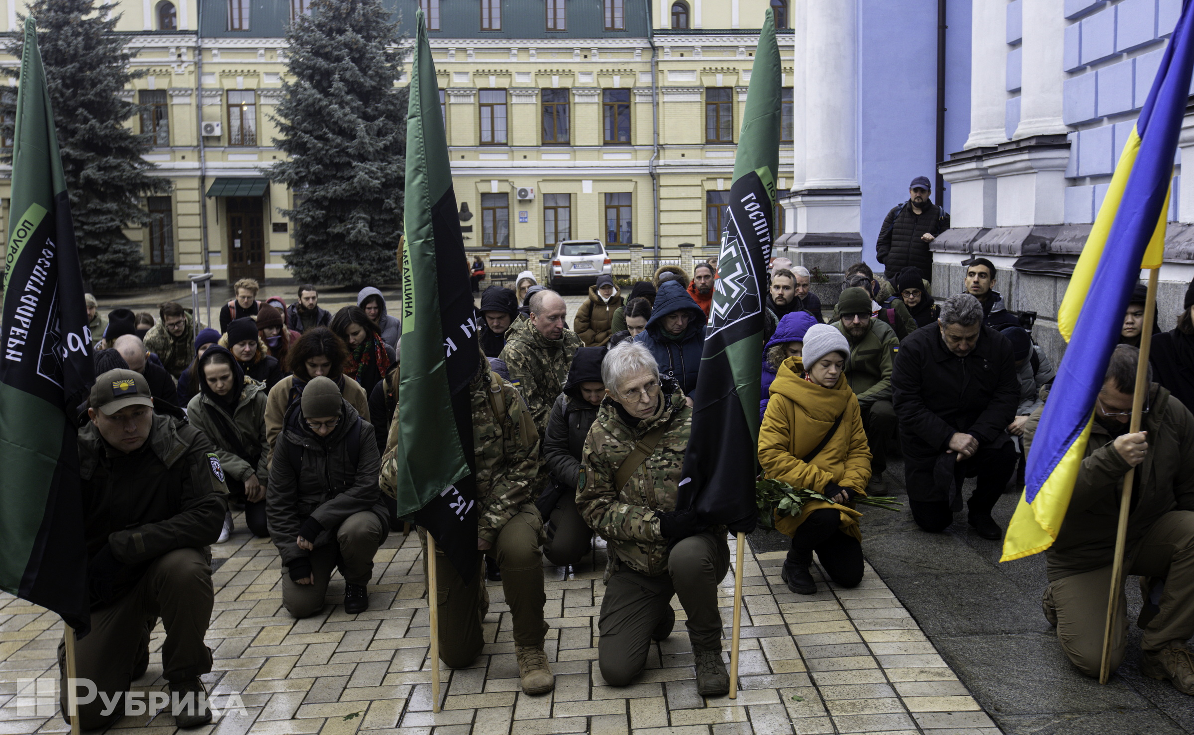 У Києві попрощалися з відважною парамедикинею