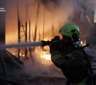 Russian drones attack five districts in Kyiv, resulting in fires and casualties