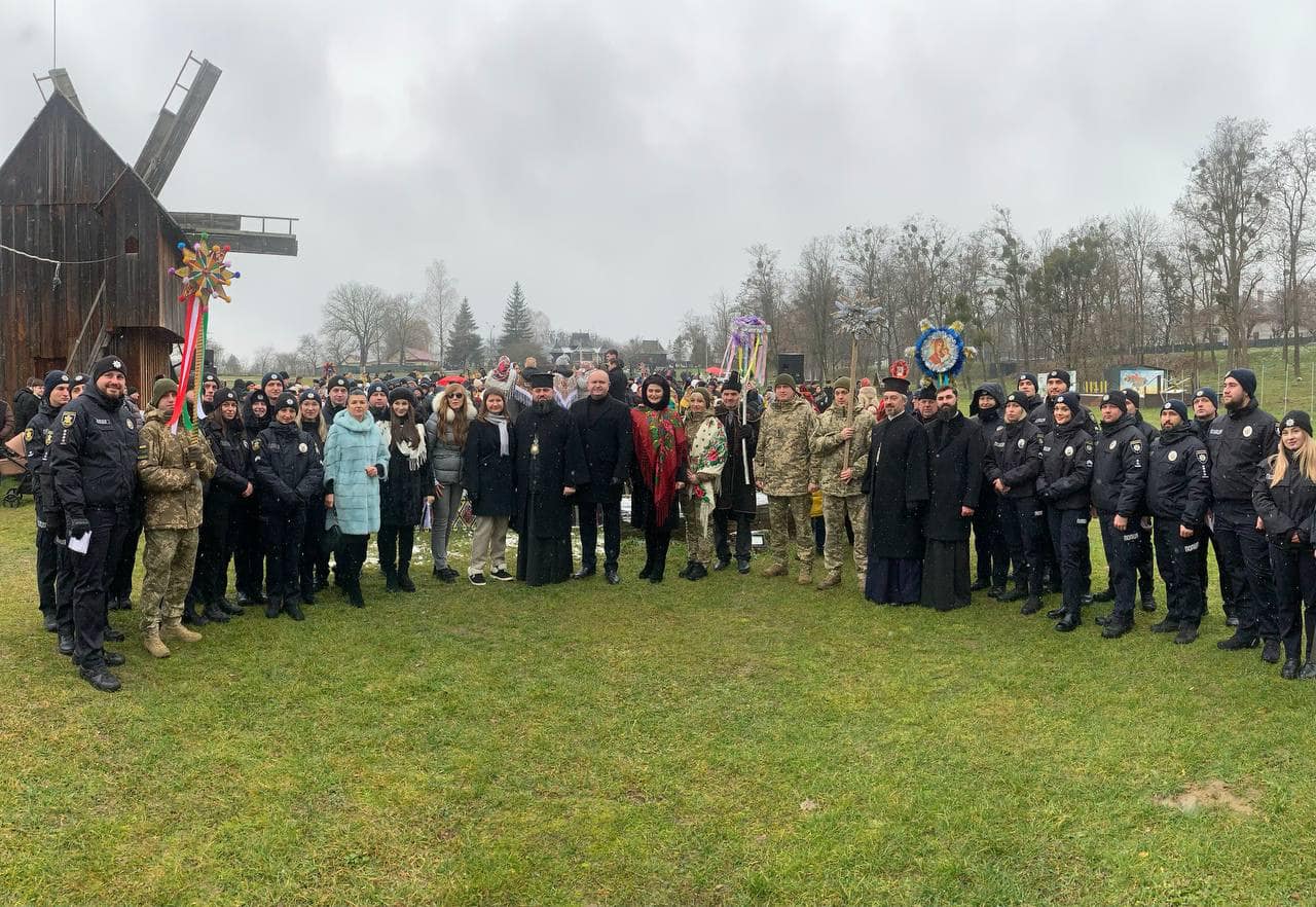 На Буковині встановили світовий рекорд наймасовішого виконання колядки