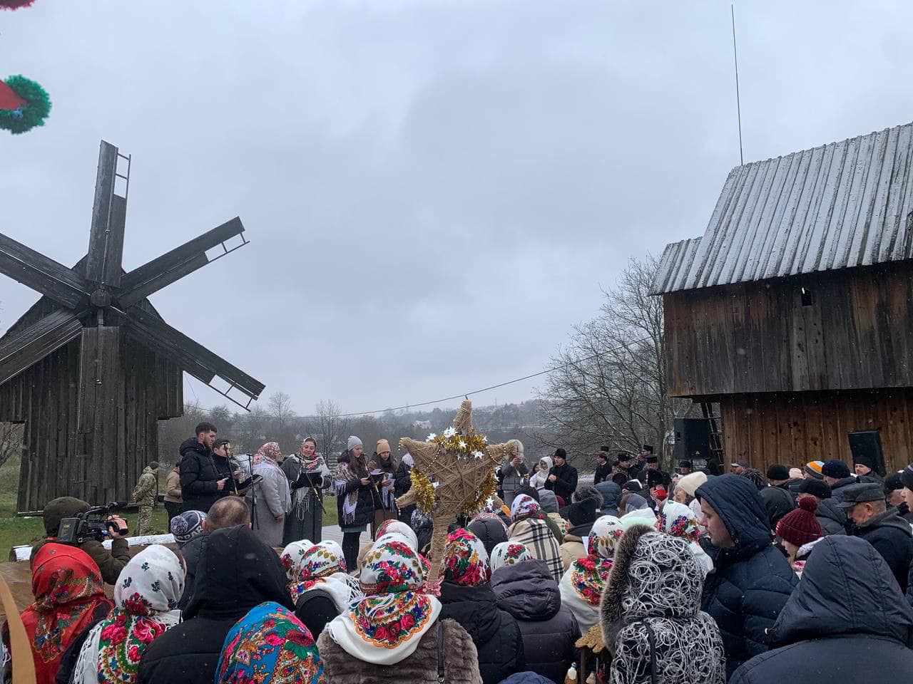 На Буковині встановили світовий рекорд наймасовішого виконання колядки