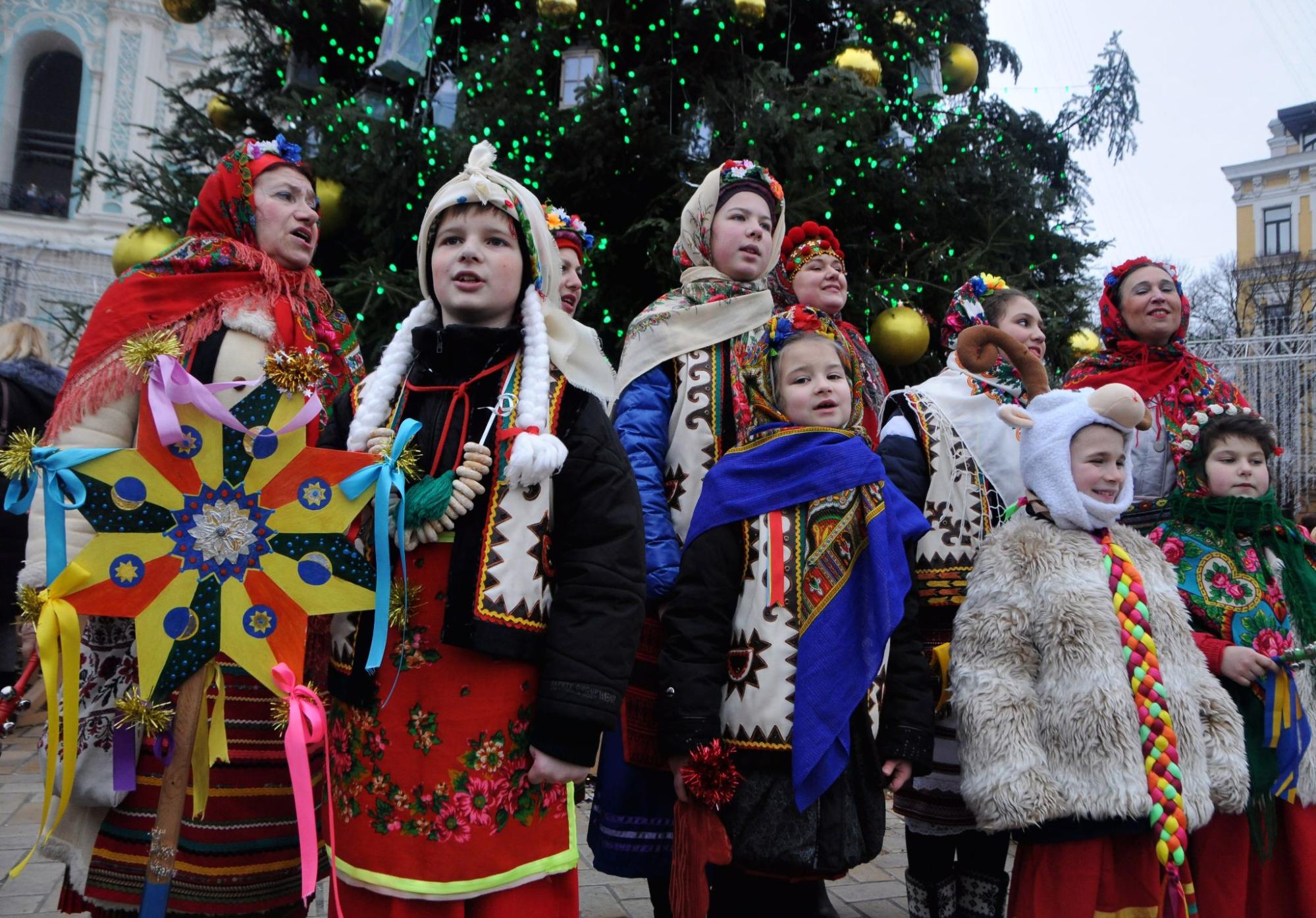 Ukrainian Christmas traditions: Christmas procession with the stars and the Joint Carol.