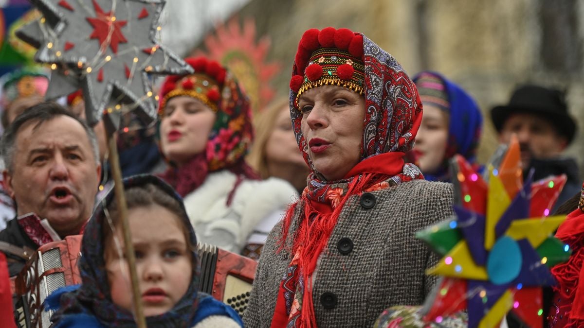 Ukrainians carol the entire winter festive season, called sviatky.