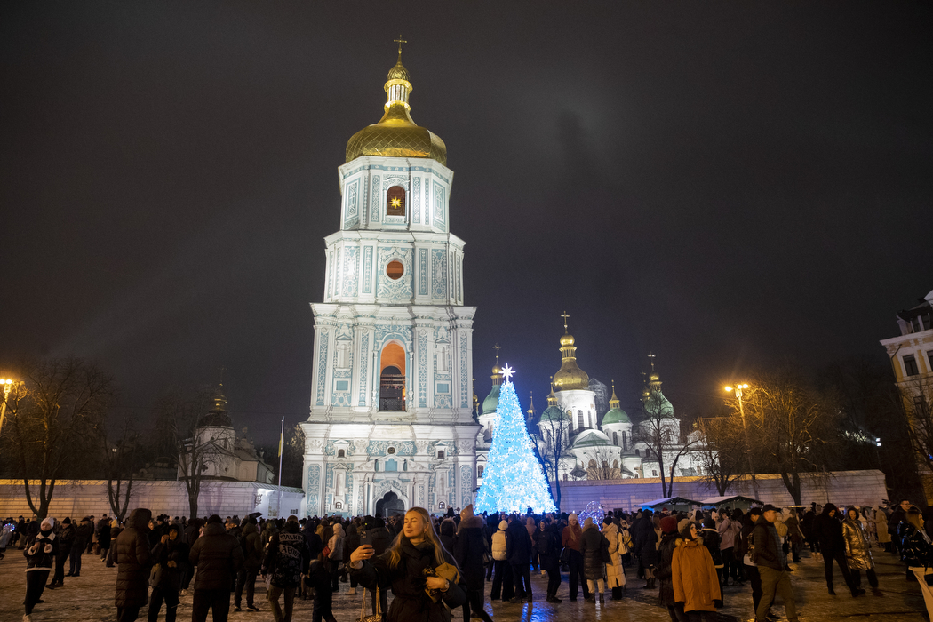 На Софіївській площі у Києві запалили головну ялинку країни