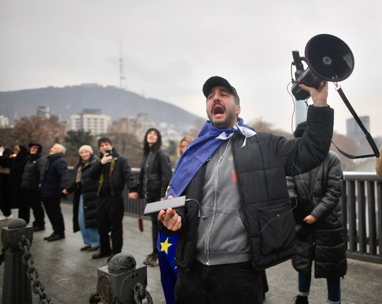 По всій Грузії проходить масштабна акція протесту 