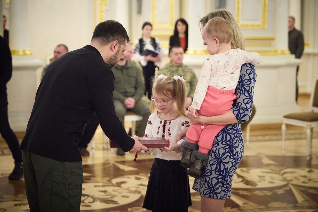 Зеленський відзначив найвищими державними нагородами