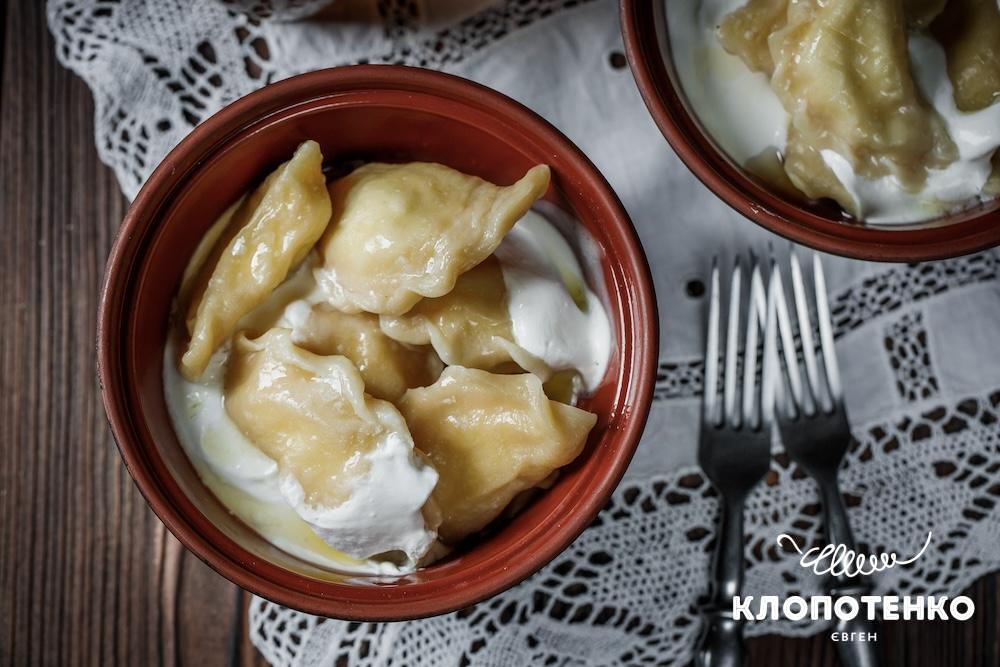 Ukraine Butter Week: Traditional Ukrainian dumplings, varenyky with cottage cheese and sour cream