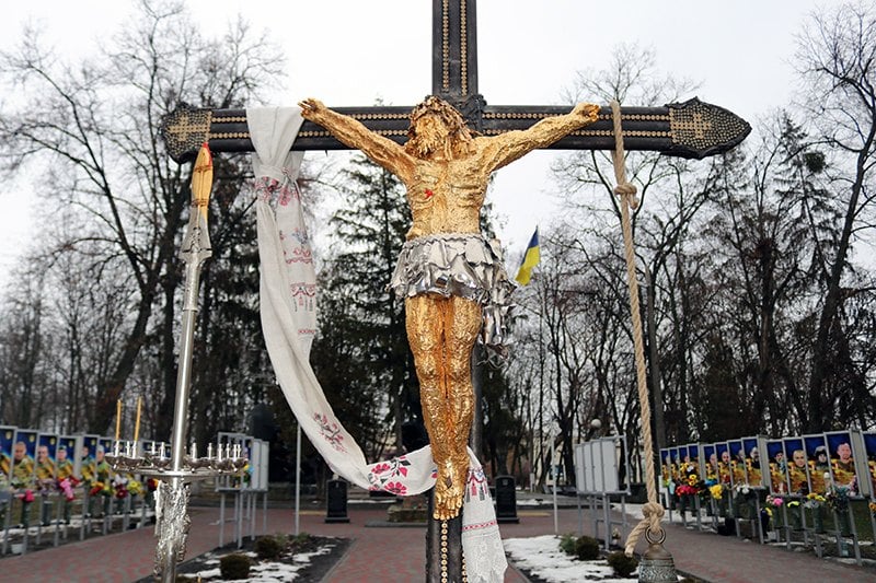 На Харківщині презентували унікальну скульптуру Хреста