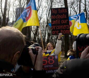 Kyiv rally at US Embassy: Ukrainians urge inclusion of POW return in negotiation conditions