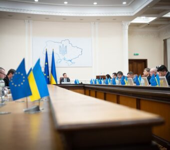 Уряд оновив правила роботи медзакладів під час повітряних тривог: що зміниться