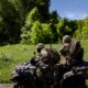 Знепритомнів посеред дороги: на Сумщині військові евакуювали літнього чоловіка